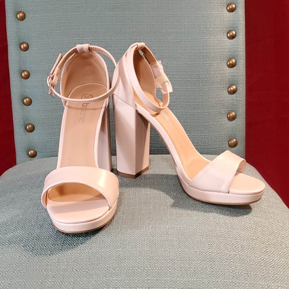 CLOSET SALE!! Cream matte feaux leather high heels